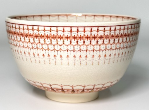 赤絵細描瓔珞文茶碗 共箱 by 見附正康 | TSUNAGU東美｜東美ECモール